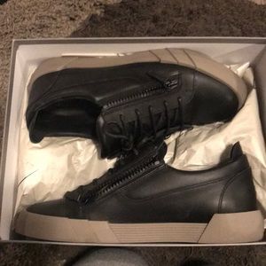 Men’s shoes